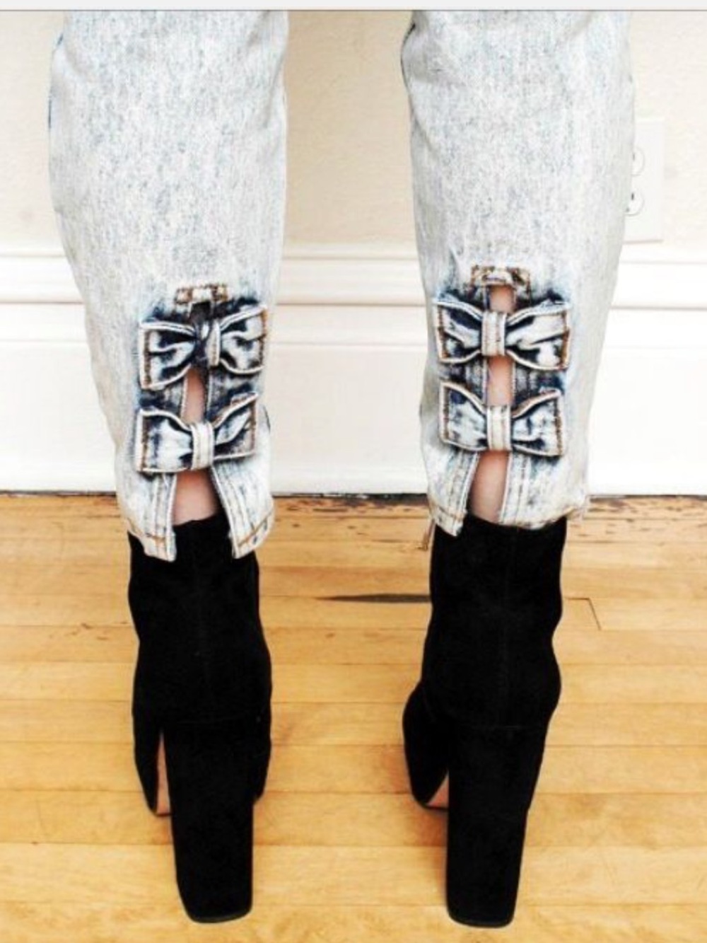 NWT Vintage Jordache Slim Acid-Wash Jeans bows on ankles